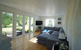 Rosenborgs Friluftspensionats Stugor Med Koek