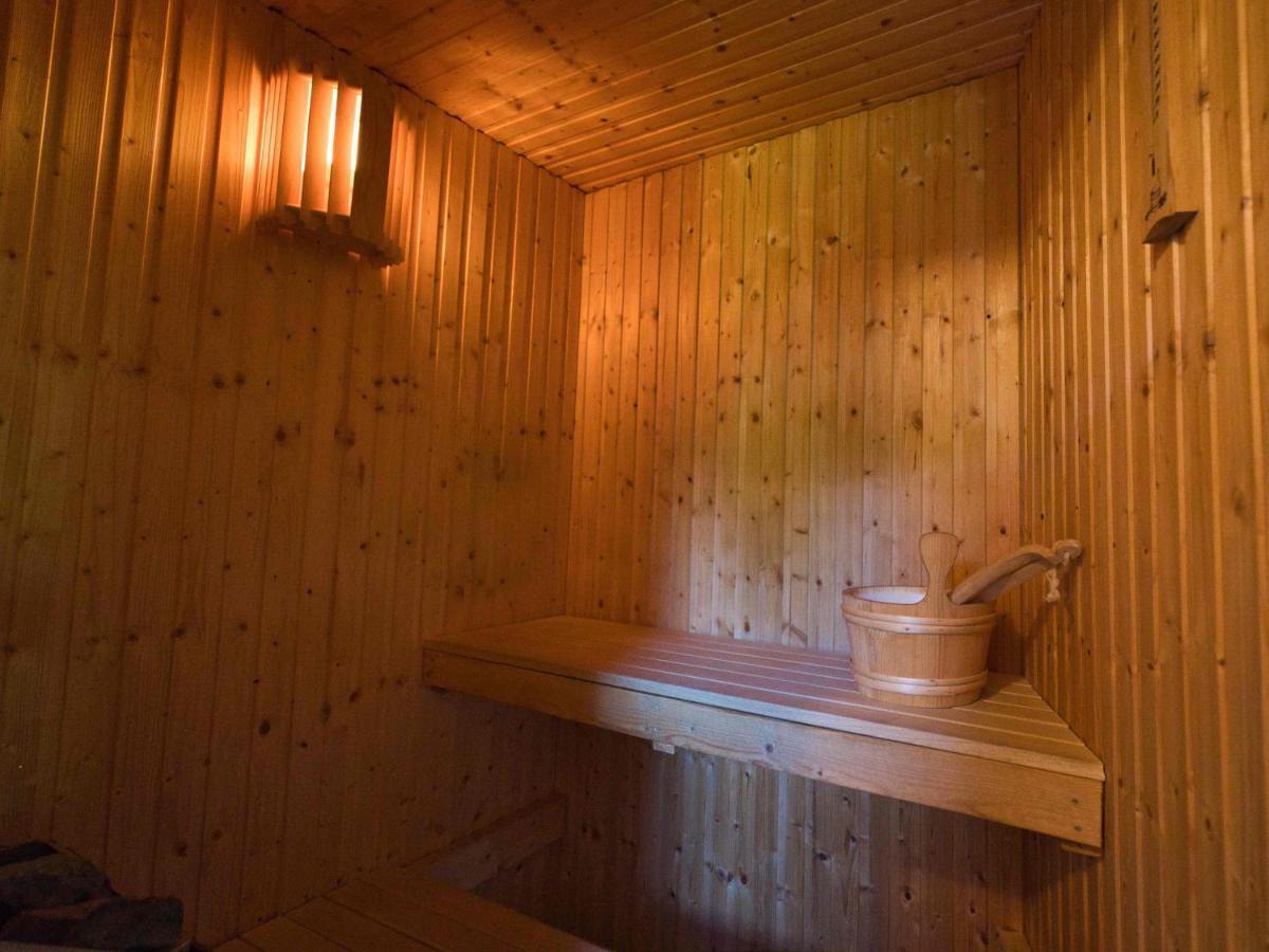 Rosenborgs Friluftspensionats Stugor Med Koek Färjestaden Exterior foto