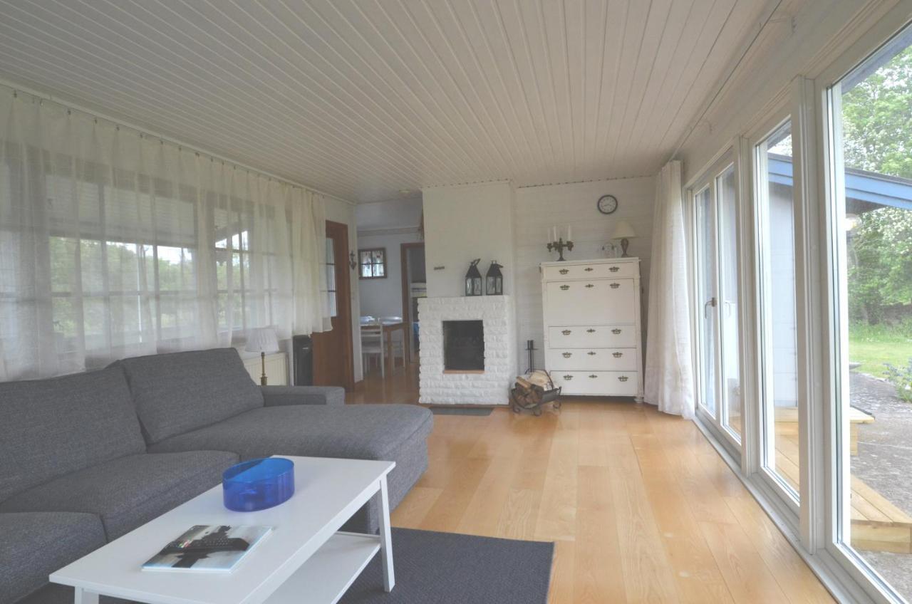 Rosenborgs Friluftspensionats Stugor Med Koek Färjestaden Exterior foto